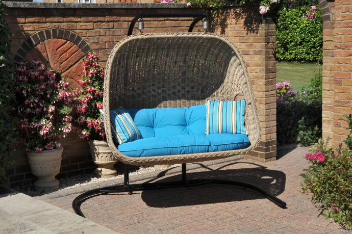 double lounge chair outdoor