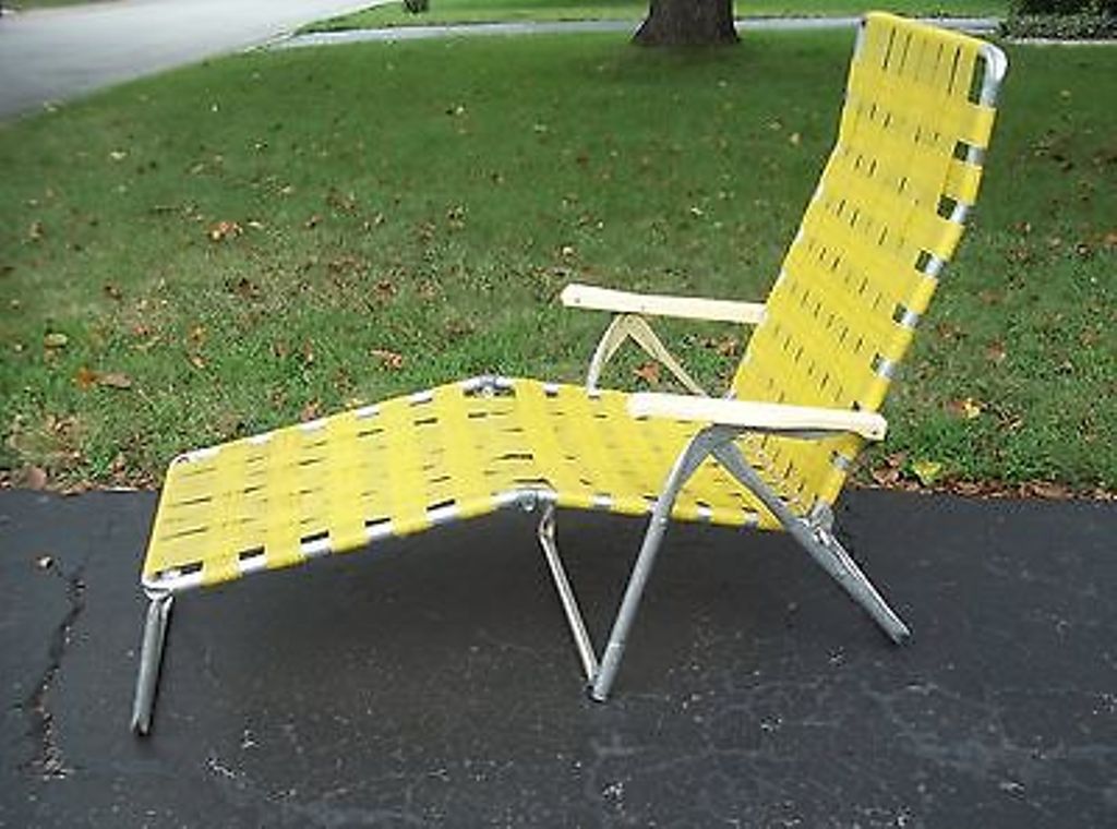 reclining lawn chair