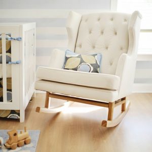 small rocking chair for nursery schaukelstuhl design kinderzimmer einrichten dekokissen